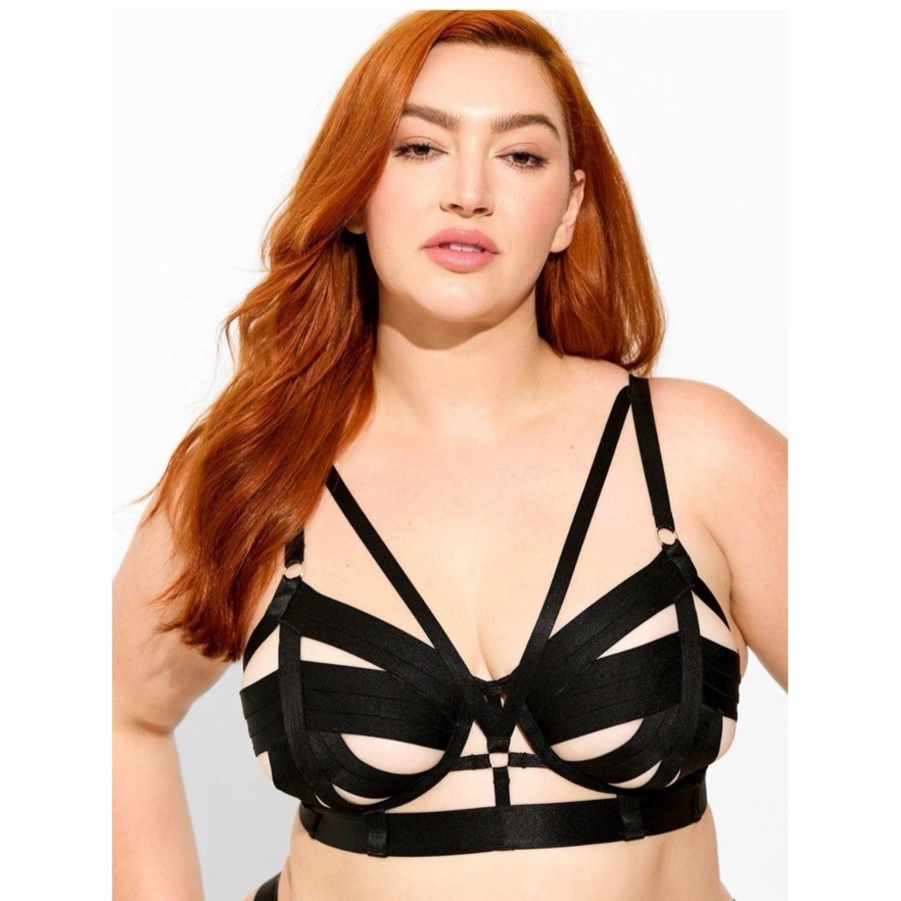 NWT‎ Torrid Unlined Cut Out Strappy Longline Bra Sz 5 Black
